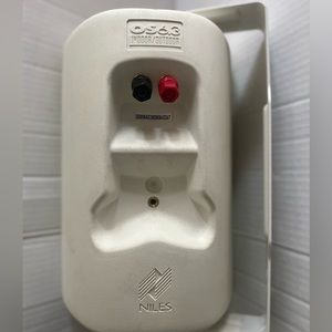 1- NILES OS 6.3 Indoor/Outdoor White Speakers w/ Mounting Brackets Tested
